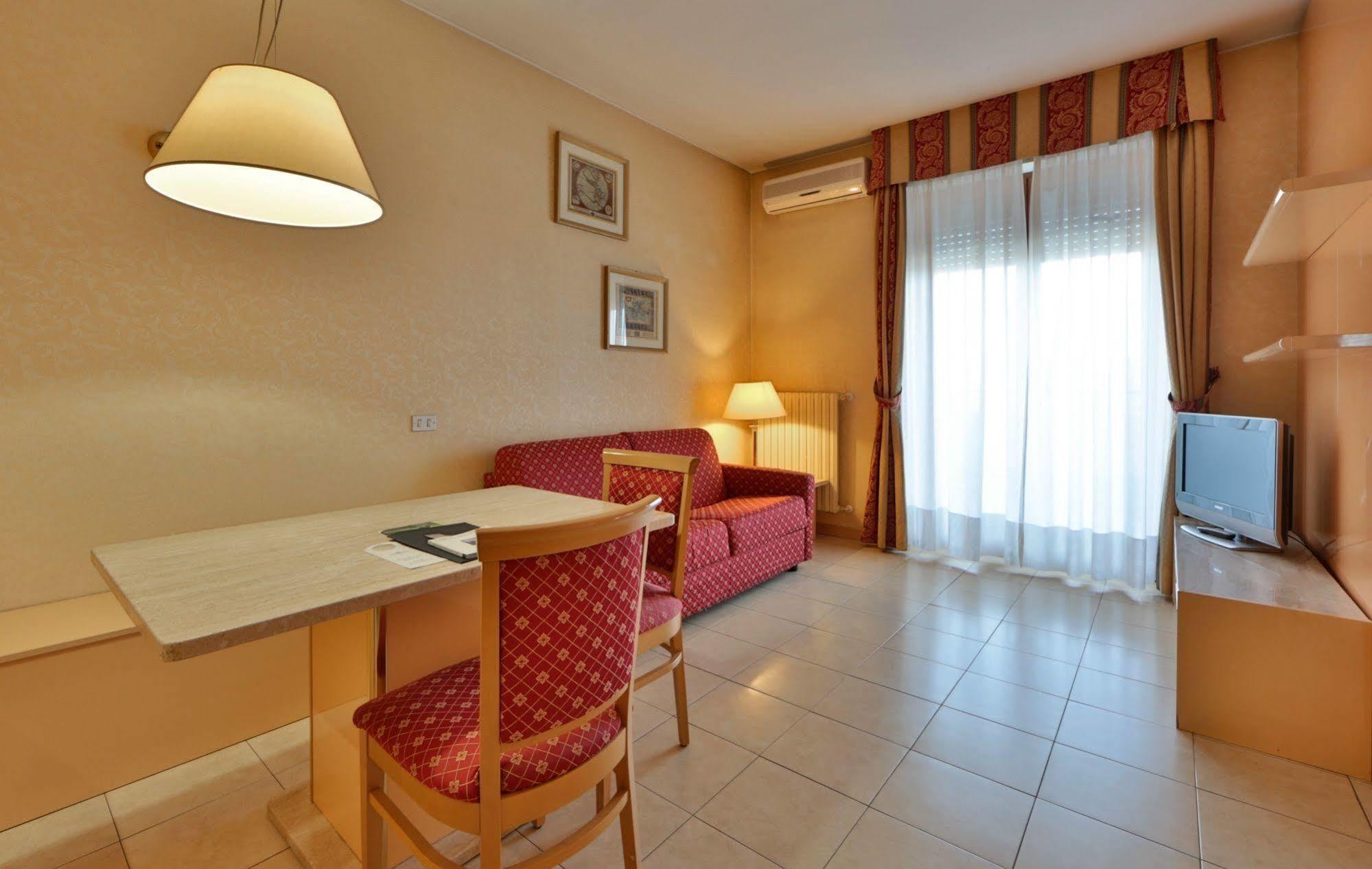 Unaway Hotel & Residence Quark Due Milano Εξωτερικό φωτογραφία