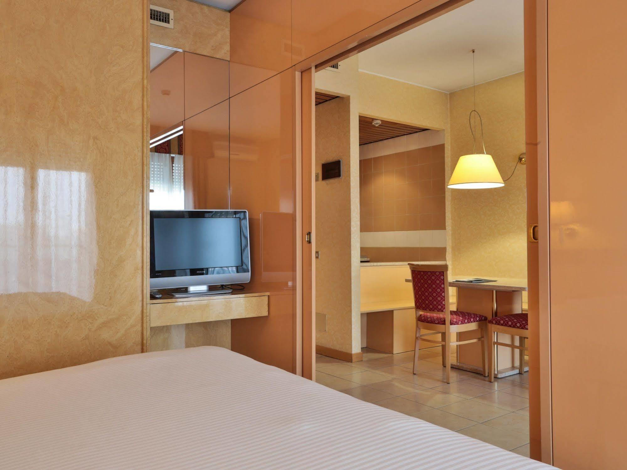 Unaway Hotel & Residence Quark Due Milano Εξωτερικό φωτογραφία